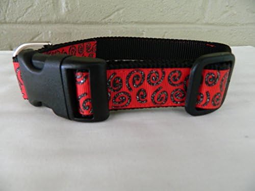 Нашийник за кучета Schmoopsie Couture с черни пайети в червено яка (Средно 5/8 инча (11-17))