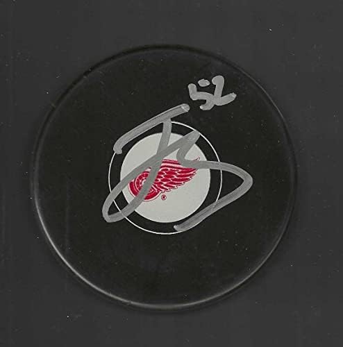 Джонатан Берггрен, подписано на шайбата на Детройт Ред Уингс - за Миене на НХЛ с автограф